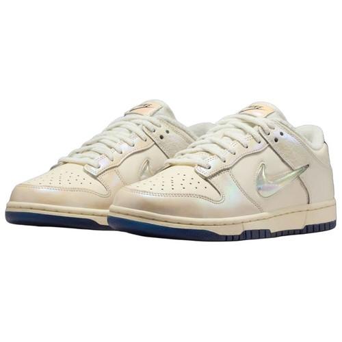 

Nike Dunk Low Mini Swoosh Мягкий жемчуг IM6571-027 Женский размер EU 35.5 жемчужина белый