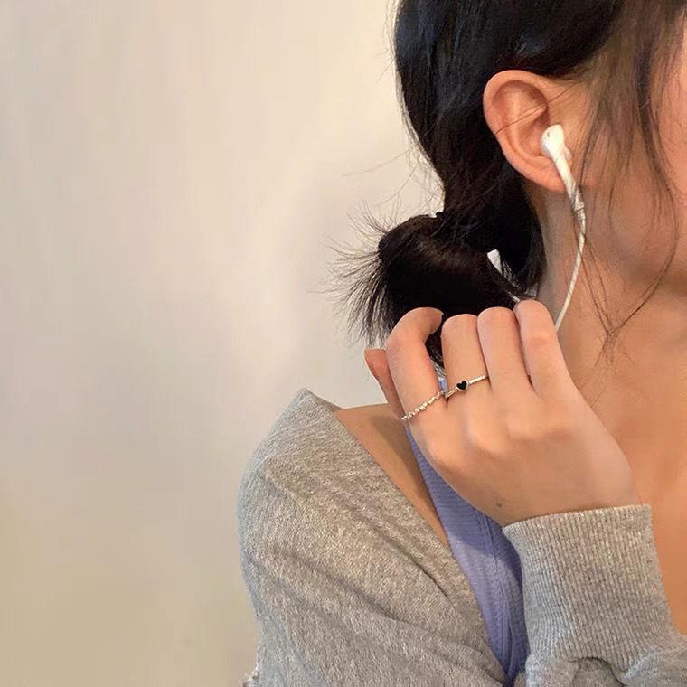 "Black Zircon Love Ring: Chic Niche Design, Luxury Cool Style Jewelry for Women"