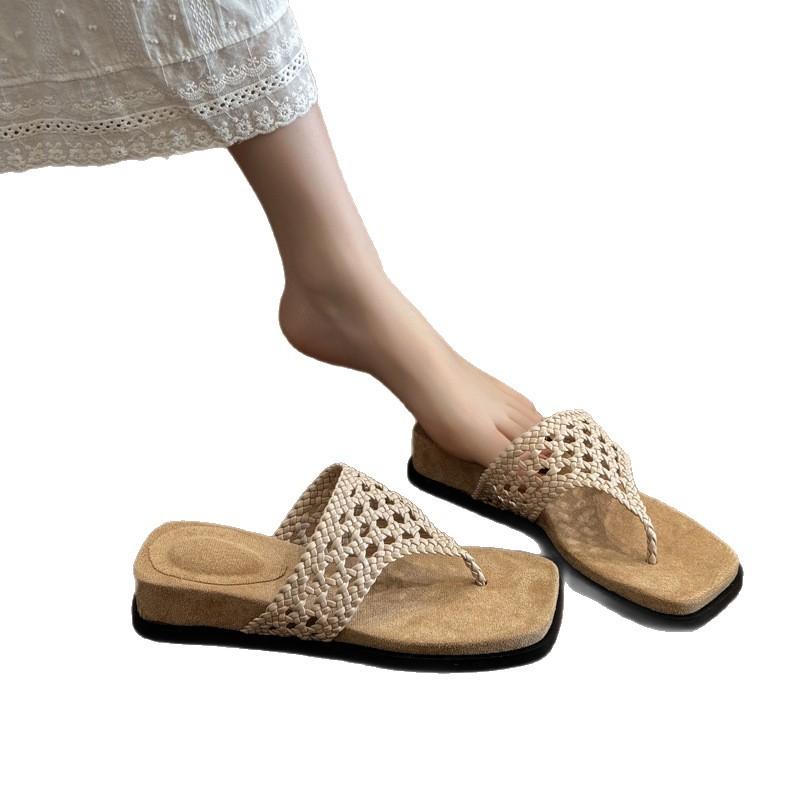 French woven thick-soled flip-flops women's summer wear 2025 new models with skirts Internet celebrities clip toes cool slippers