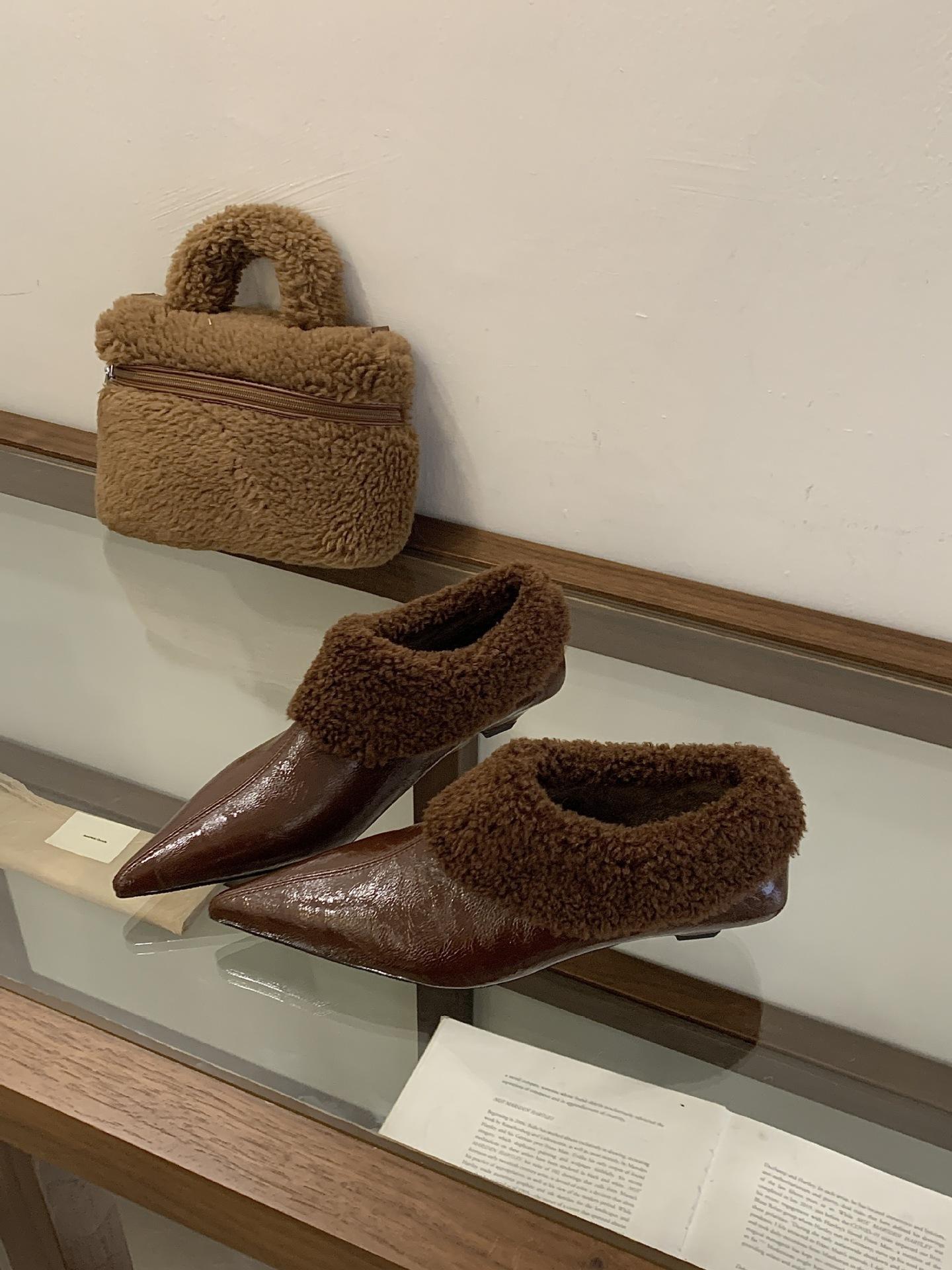 

Poe rough French retro pointed Mary Jane single shoes women s shoes 2025 new velvet cotton shoes 39 коричневий