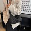 Stylish Urban Minimalist Canvas Shoulder Bag For Women Fall Winter 2023 Trendy Quilted Box Bag