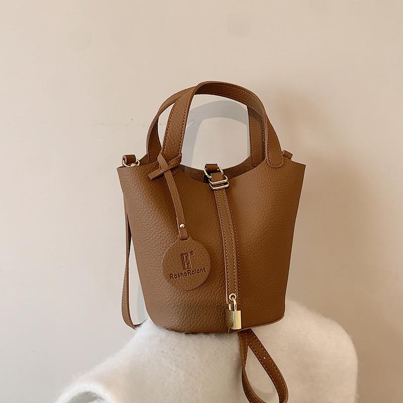 Retro Fashion Handbag For Women 2023 New Autumn Winter Commuter Bucket Bag Small Niche High-end Crossbody Bag