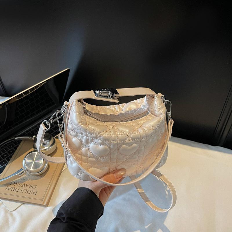 

Сумки женские осень и зима новые 2025 женские сумки модные сумки-ведра универсальные высококлассные изысканные на плечо кроссбоди 17*11*11