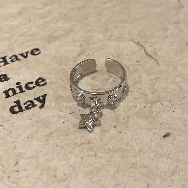 

Кільце-п ятикутна зірка з кристалами в стилі Y2K для жінок Романтична місячна перфорована зірка Персоналізовані металеві кільця для пальців Модні прикраси opening adjustable
