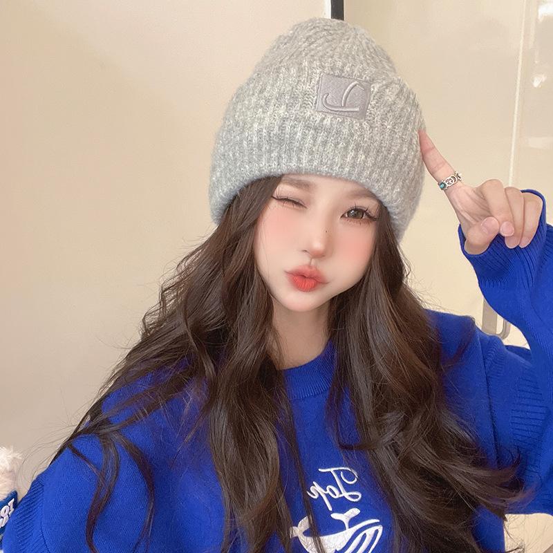 

Women s Autumn and Winter Hats New Face Showing Small Knitted Hat Big Head Circumference Warm Wool Hat Versatile Ear Protection Hat Trendy M（56-58cm）