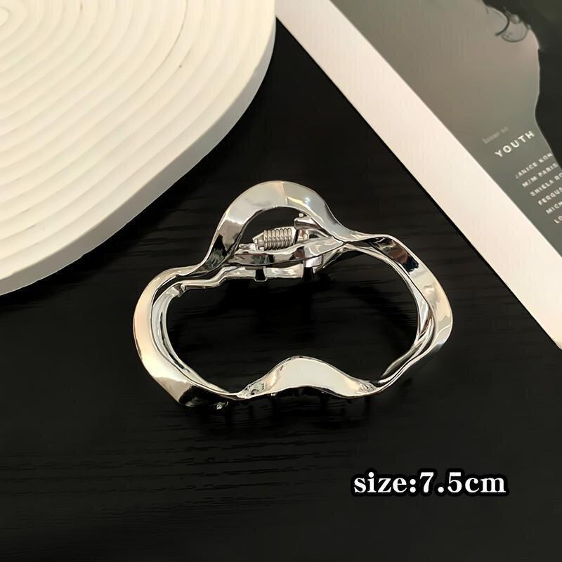 Woman Triangle Design Hair Claws Ladies Fashion Washing Face Hair Clips Hairpins Girls Metal Hair Accessories