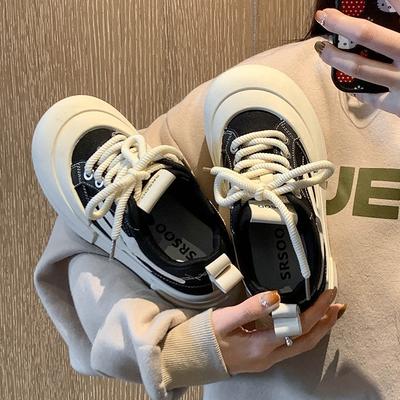 Lässige vielseitige Plateau-Sneaker mit dicker Sohle, kleine weiße Schuhe für Damen, 2025 neu, Herbst und Winter, Retro-Studenten-Sportschuhe, leicht