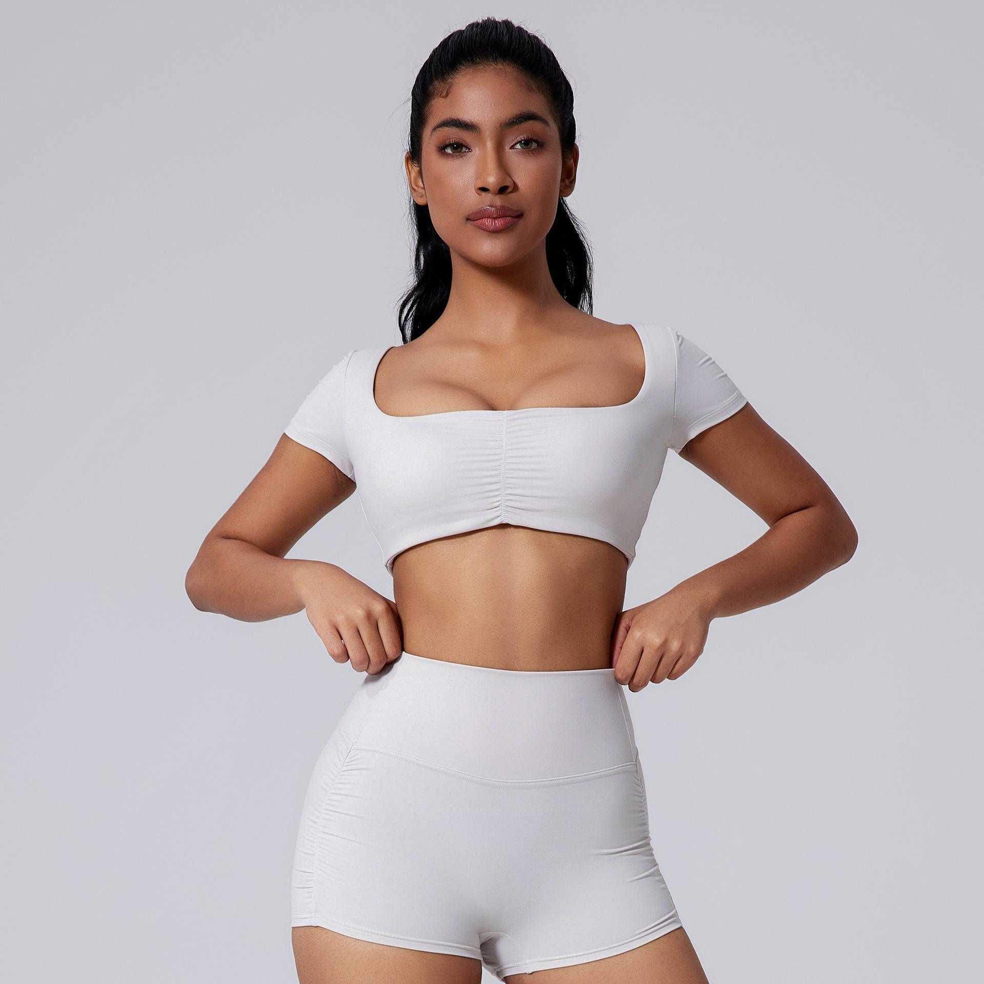 

2025 Europe Spring/Summer Hot-Selling Sporty Pleated Cropped Top with Generous Neckline and Detachable Cups Extra Large