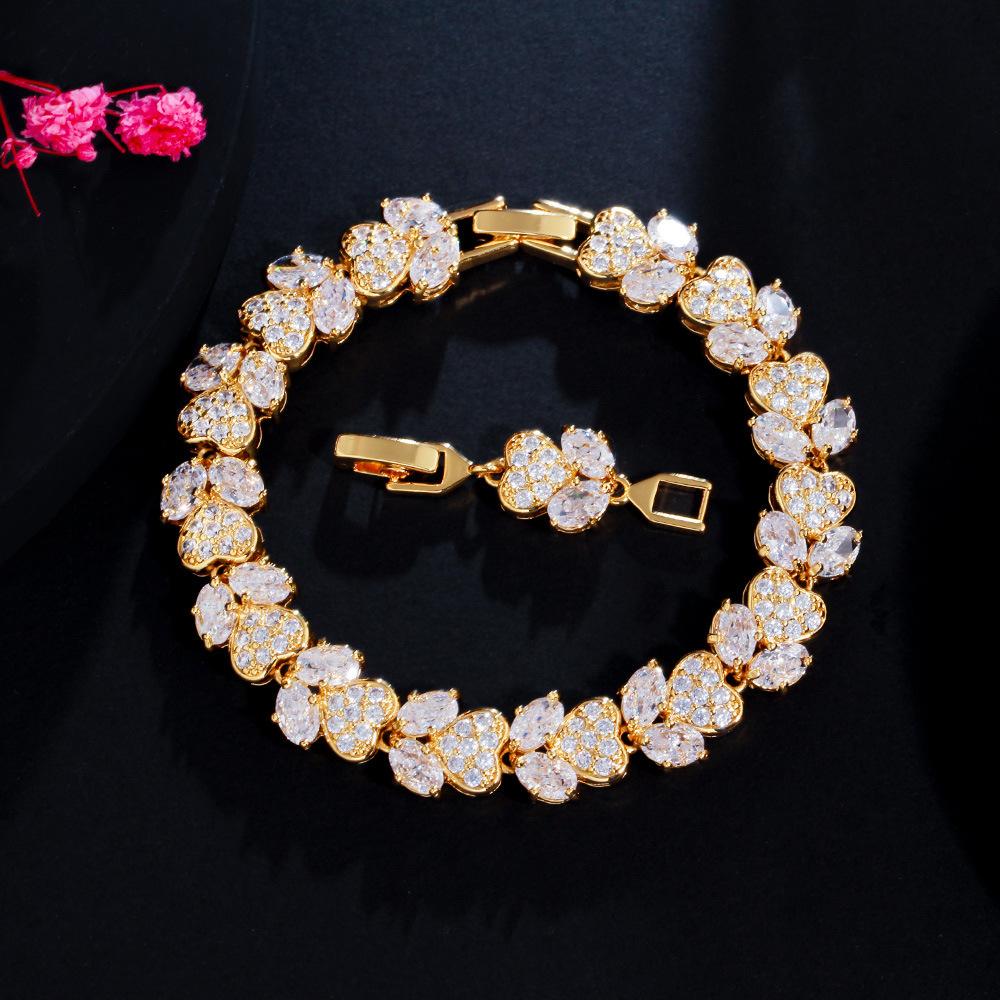 

Design Brass Electroplated Gold Plus Swimming Full Diamond Zircon Bracelet Popular Crystal Jewelry