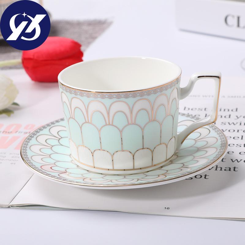 1 sada Luxusní sada šálků a podšálků na kávu, Keramický šálek na čaj 250 ml