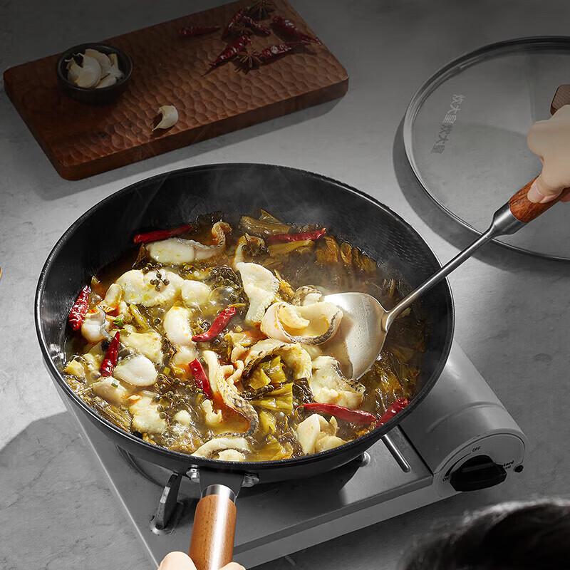 Chui Da Huang 32cm Cast Iron Wok