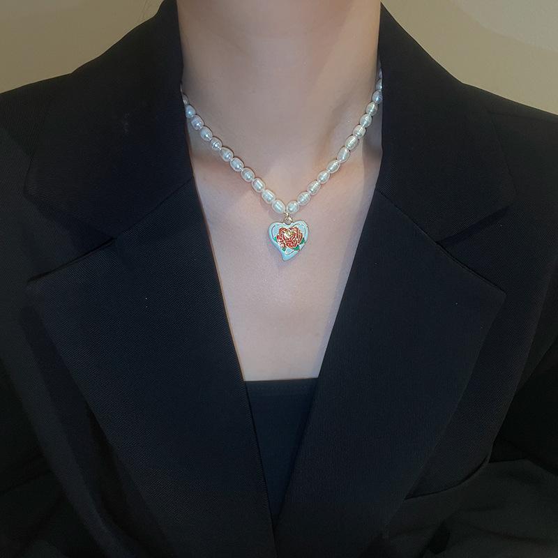 Baroque Freshwater Pearl Heart Butterfly Choker – Elegant Fashion Jewelry