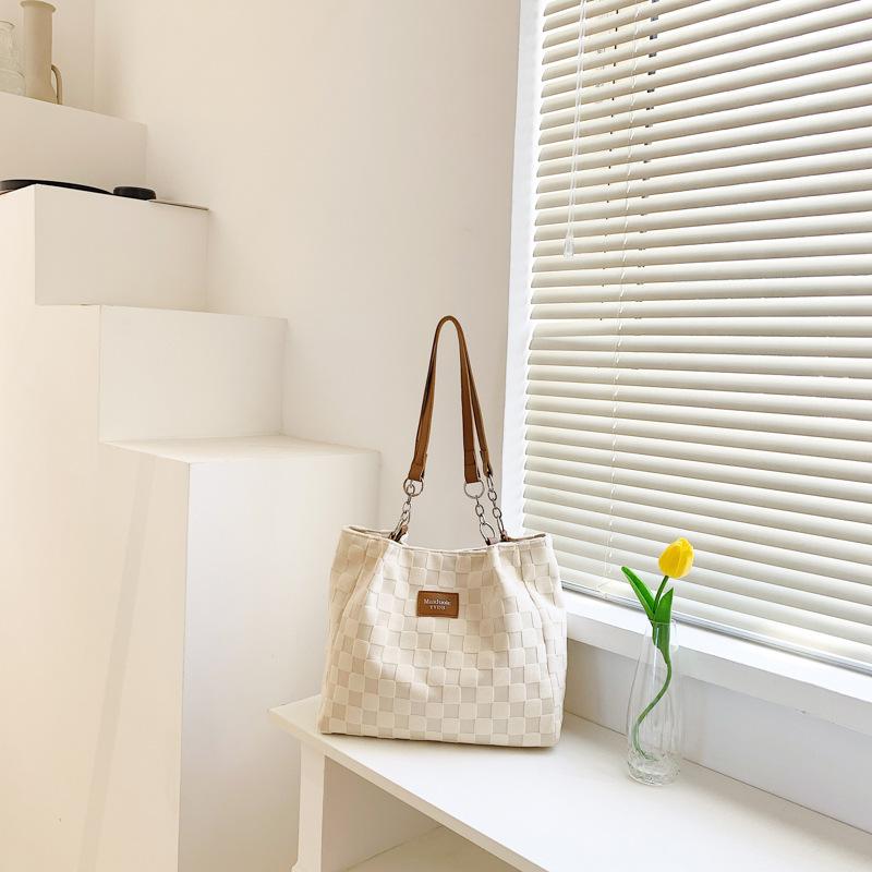 

Вместительная ретро-сумка женская осень 2025 новый тренд мода зарубежный стиль сумка для поездок на работу на плечо подмышку сумка-тоут бежевый