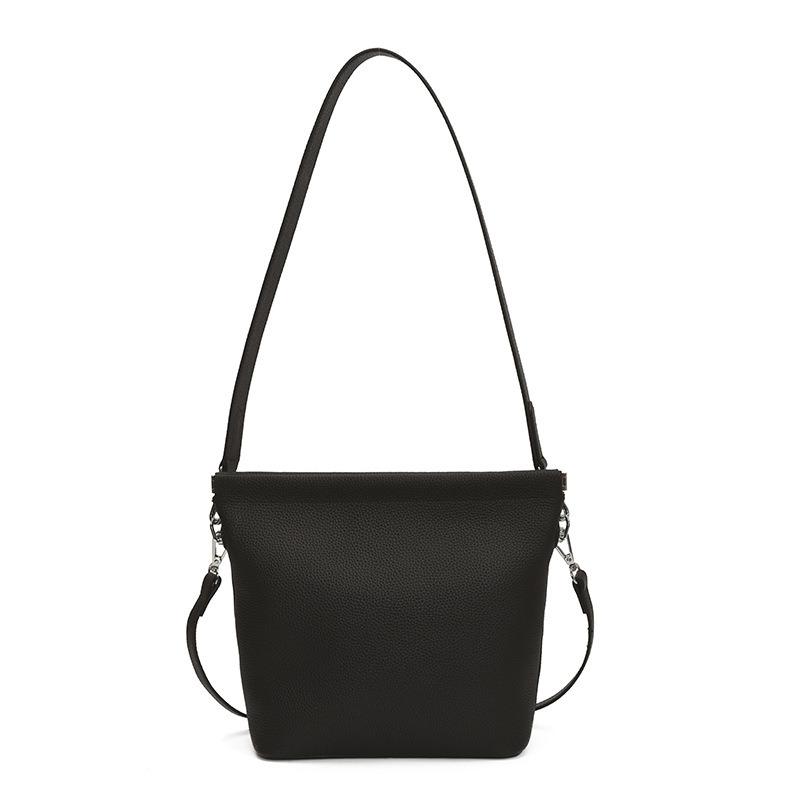 Fashion Pebbled Pattern Shoulder Bag New Soft Leather Texture Underarm Bag Large Capacity Commuter Crossbody Bag