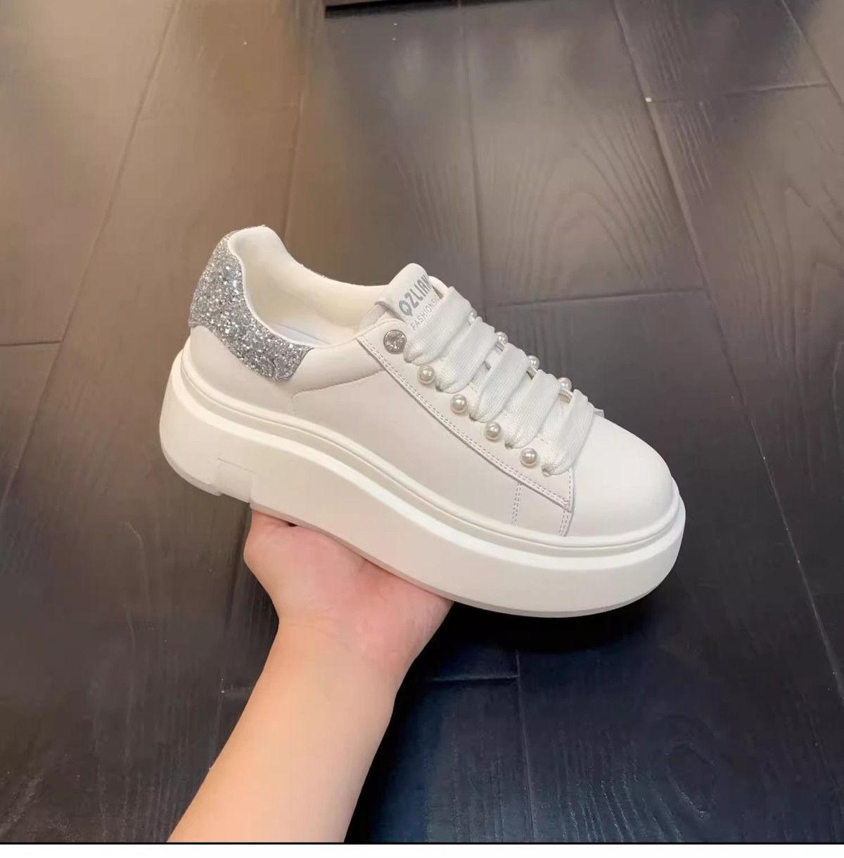 

2025 осень новые маленькие белые туфли женские на платформе увеличивающие рост универсальные повседневные спортивные кеды ins тренд одинарная обувь 39 белый