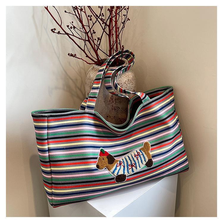 

Холщовая полосатая сумка женская большой вместимости 2024 новая осенне-зимняя для отдыха на плечо для студентки для поездок на работу сумка-тоут