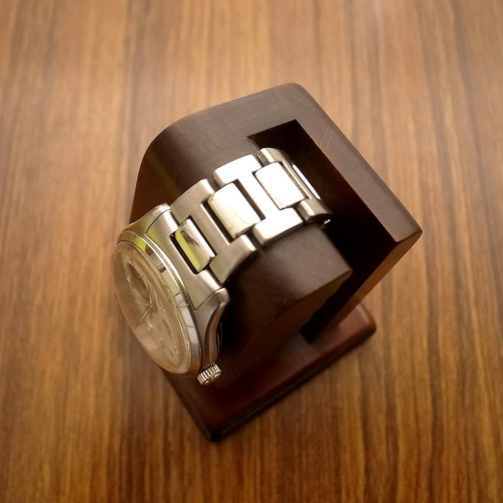 Toyooka Craft Watch Stand SC81