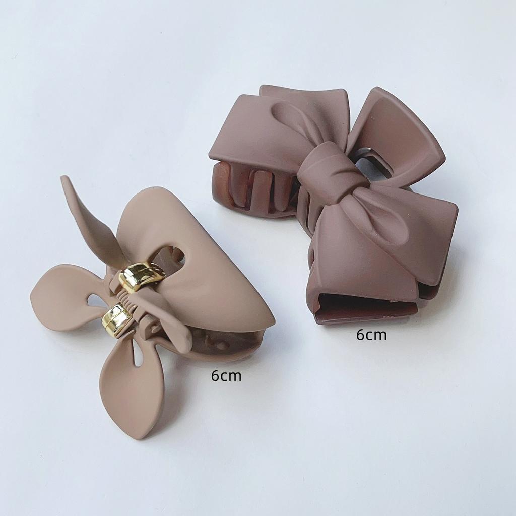 2 Pack 4.3 Inch Large Hair Clips Neutral Color Hair Claw for Women Thin Thick Curly Hair Matte Claw Clips Strong Hold Jaw Clip