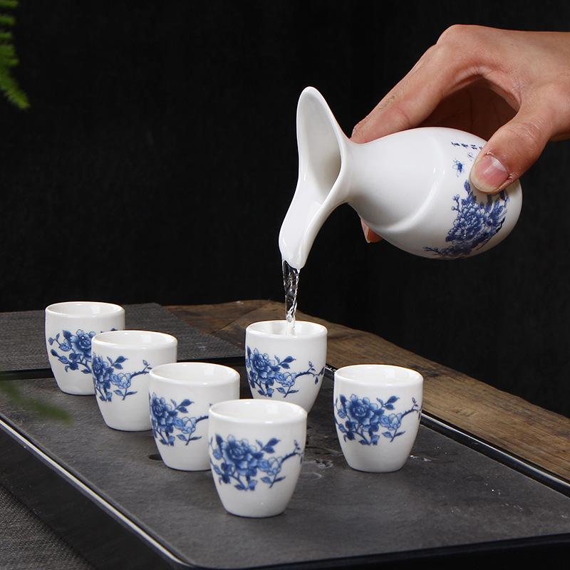 Vintage Ceramic Sake Pot Set 1 Bottle 6 Cups Small Wine Cups Baijiu Cup Japanese Household Sake Pot Bar Set In Gift Box 2025 New