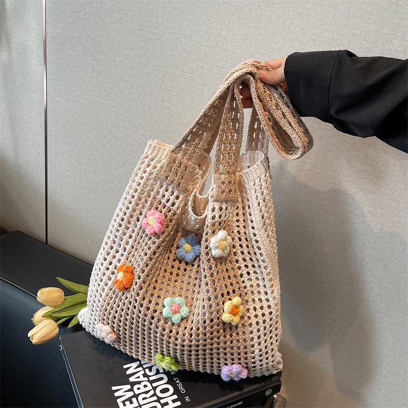 

Slack large-capacity knitted bag women s new commuter shoulder bag lazy wind hollow tote bag хаки