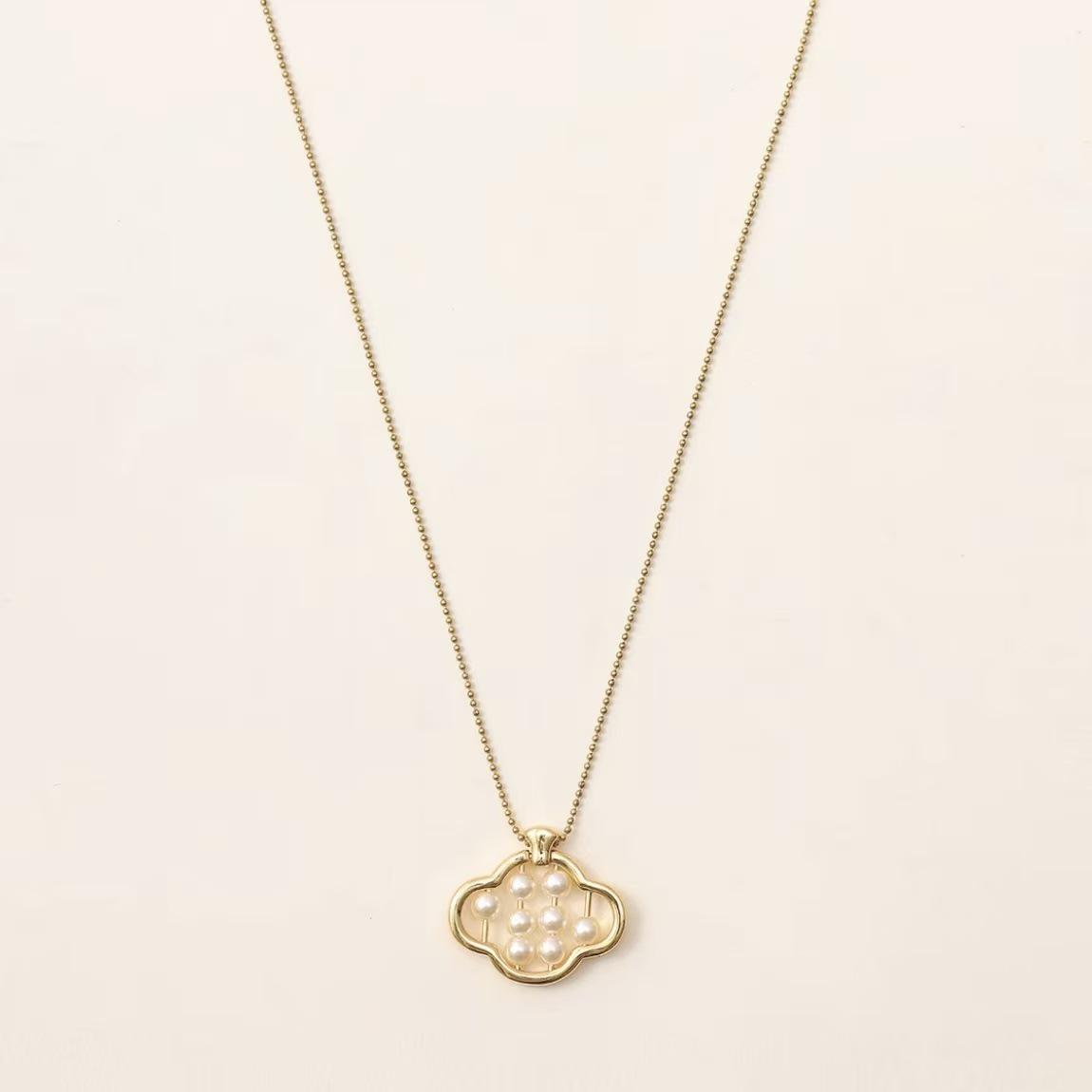 Cloud Necklace: Retro Versatile Pendant with Light Luxury and Exquisite Design ожерелье - золотой