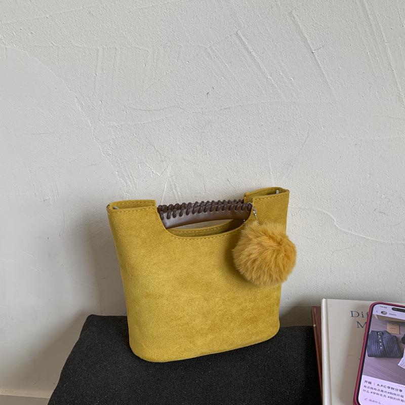 Niche Bag Women's Fashion Retro High-end Shoulder Bag Commuting Versatile Messenger Bucket Bag