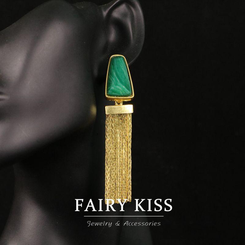 Серьги-пусеты на плечо с длинной бахромой в дворцовом стиле, изысканные темпераментные серьги с индивидуальным дизайном, с зеленым камнем и медной цепочкой