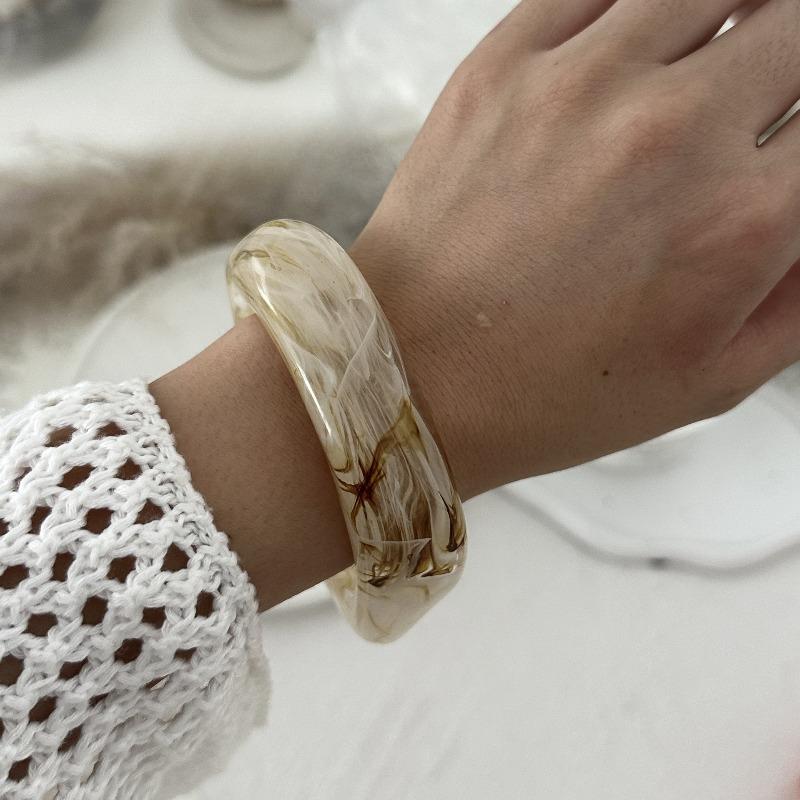Exaggerated Ins Wind Acrylic Fashion Bracelet, Irregular Translucent Design Sense, Personalized Exaggerated Bracelet