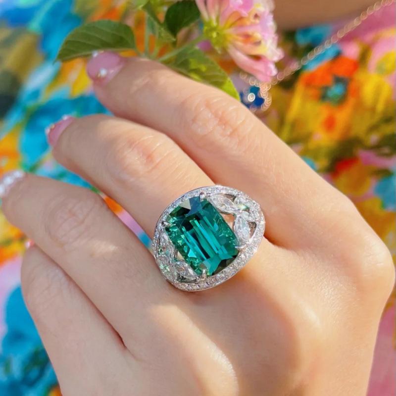 Emerald Gem Openable Ring for Women - Elegant, Versatile, and On-Trend Jewelry Adjustable Open Design