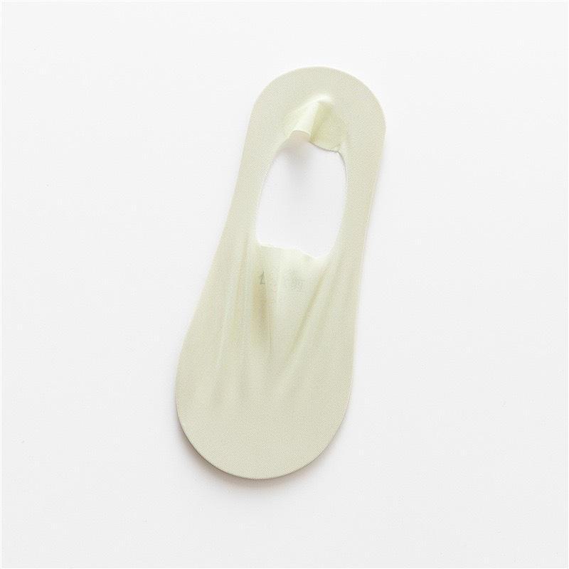 Women's Summer Boat Socks: Ice Silk, Ultra-Thin, Sweat-Absorbent, Non-Slip Silicone, Invisible Mesh Design