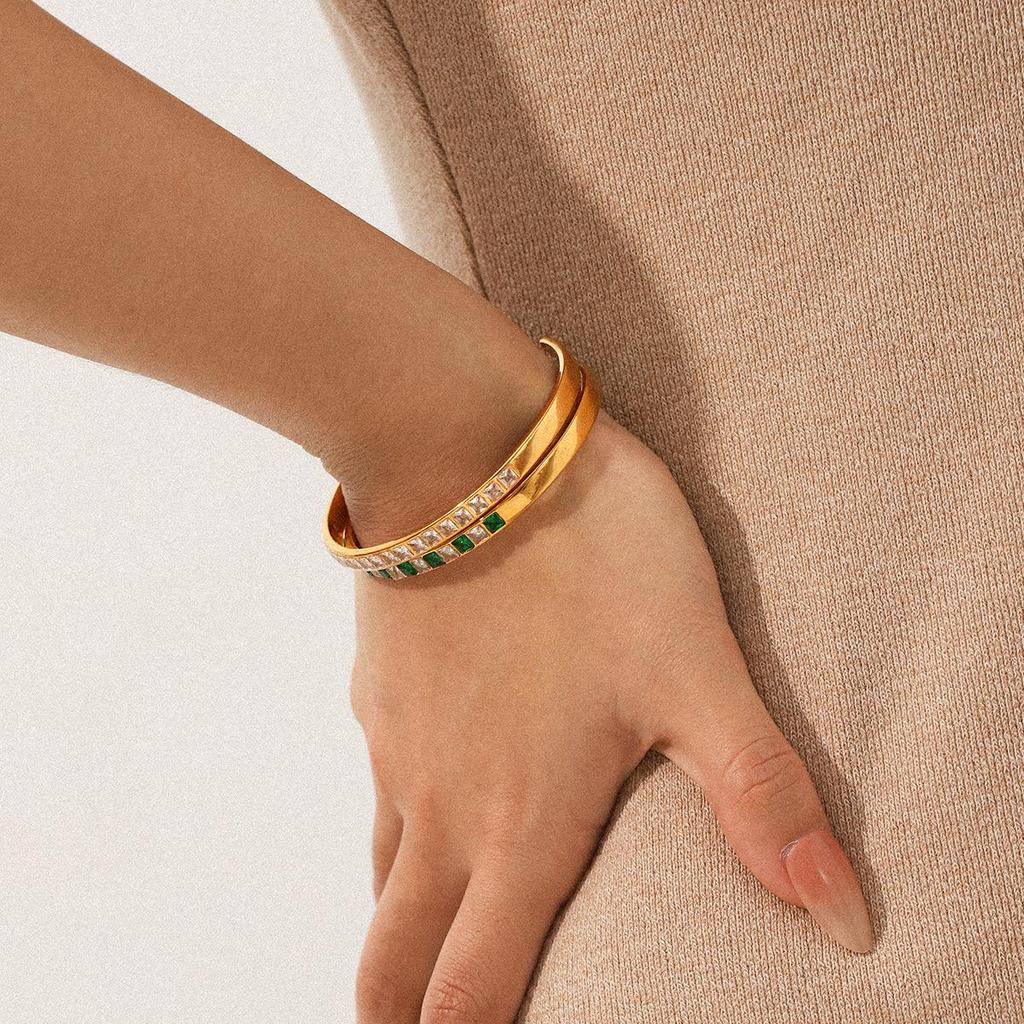 European-American Zircon Titanium Steel Bracelet: Luxurious, Star-Studded, Versatile Stainless Steel Jewelry for Women