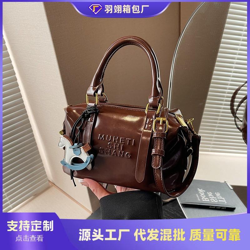 Premium bag women's new retro niche shoulder messenger bag versatile portable pillow bag