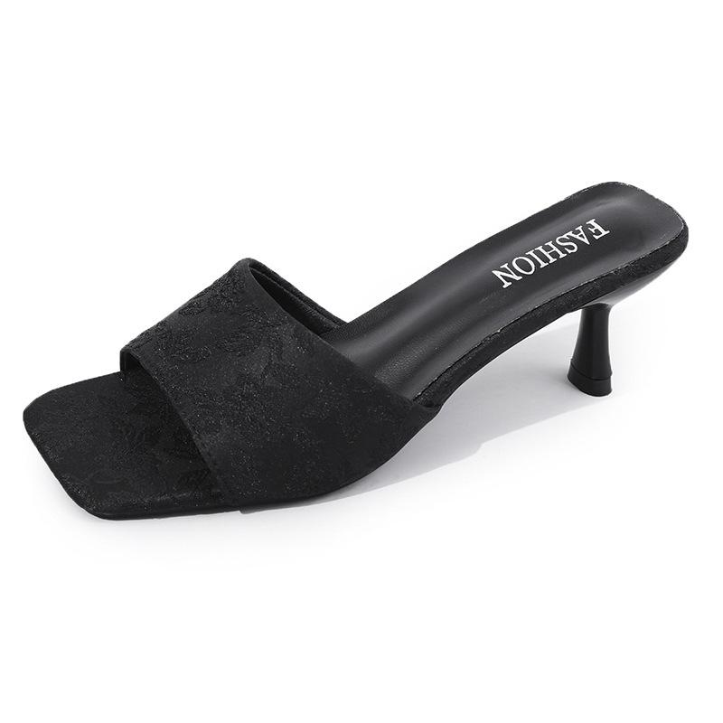 

Модные женские туфли одно слово перетащить 2025 новый китайский стиль открытый носок ретро шпильки тапочки женские вышивка 35 чёрный