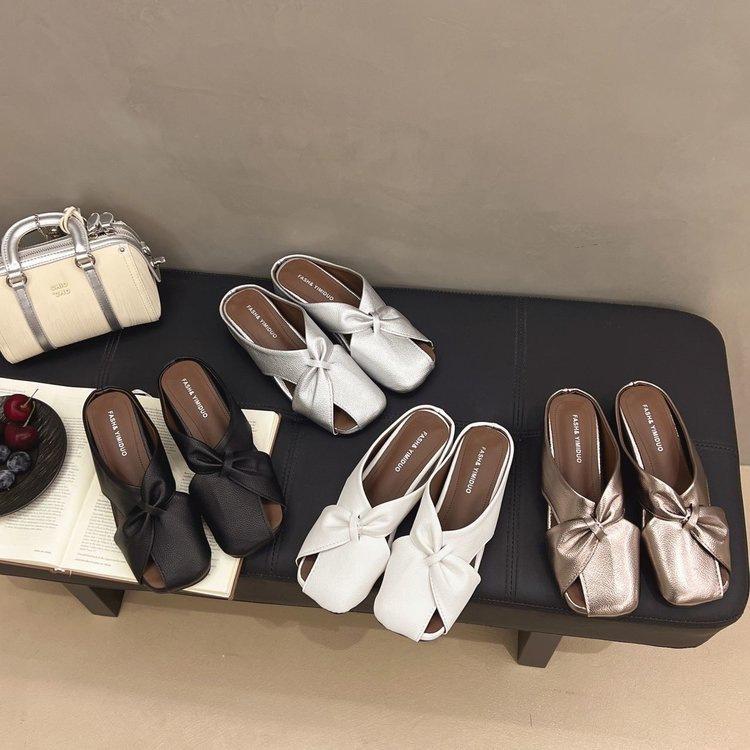 Baotou Halbschuhe modische Damen 2025 Sommer neue Mode flachsohliger Temperament lässig vielseitig Ein-Pedal coole Hausschuhe