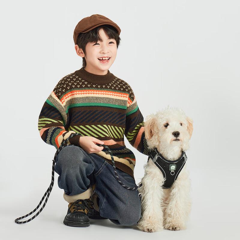 Chlapecký měkký svetr s retro vzorem