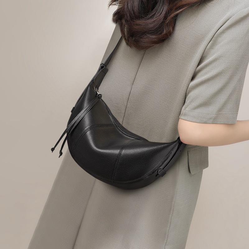 

Bag new autumn and winter women s bag high-end shoulder bag Maillard commuter messenger bag dumpling bag чорний