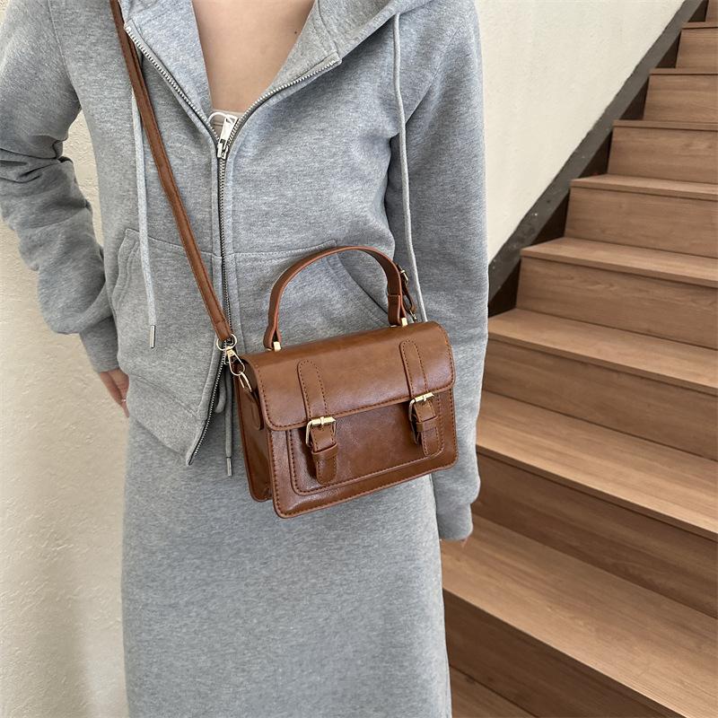 Neue Wintermode Kleine Tasche für Frauen Einfarbig Hand-gehalten One-Shoulder Fashion Retro Umhängetasche Kleine Quadratische Tasche