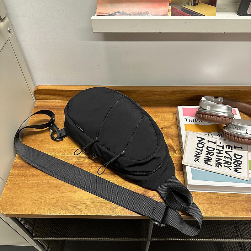 Breast bag Men's ISN trendy brand solid color messenger bag Casual versatile high-end shoulder bag Multifunctional commuter mobile phone bag