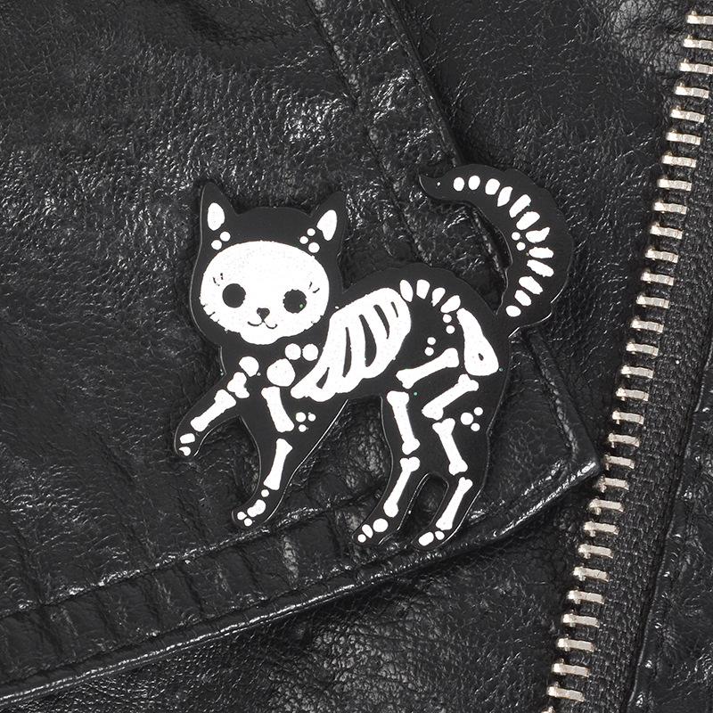 Creative Cat X-ray Brooch: Personalized Design with See-through Bone Detail