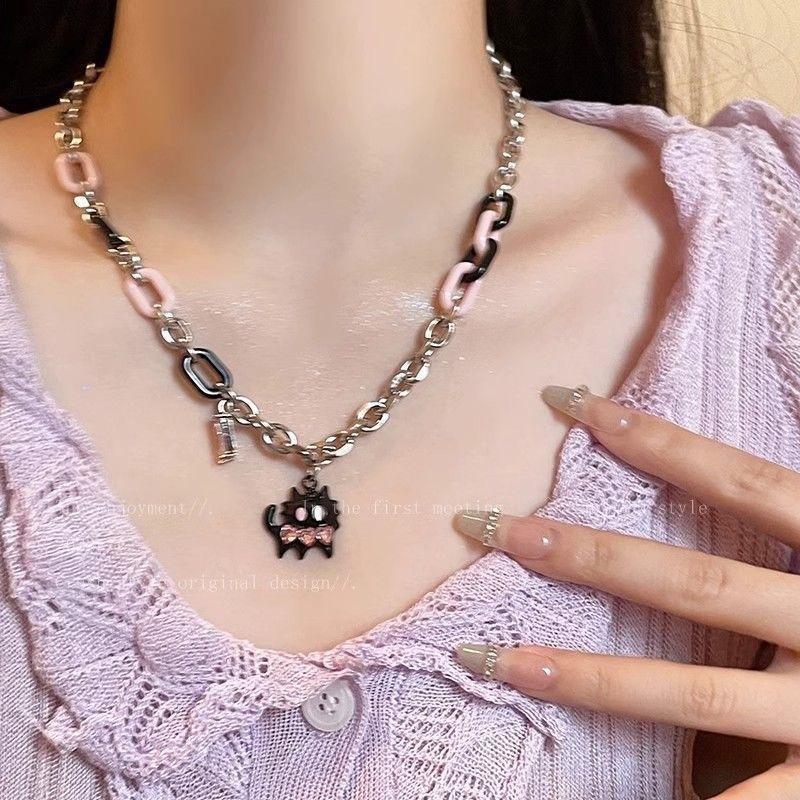 Collana con Nappa a Farfalla di Perle per Donna - Catena a Collare di Alta Gamma con un Tocco di Eleganza, Accessorio per il Collo Dolce e Cool