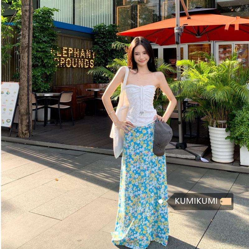 

Seaside Resort French Drawstring Bandeau Top & Blue Floral Skirt Set M