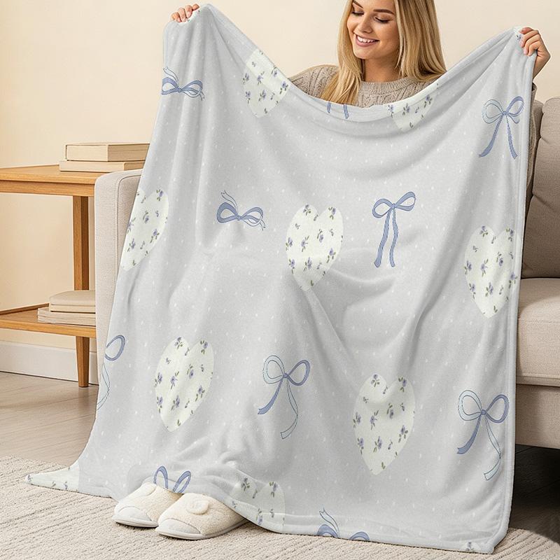 Lightweight Flannel Throw Blanket with Cute Heart Bow, Soft & Warm for Cozy Home Use, Perfect for Christmas & Halloween