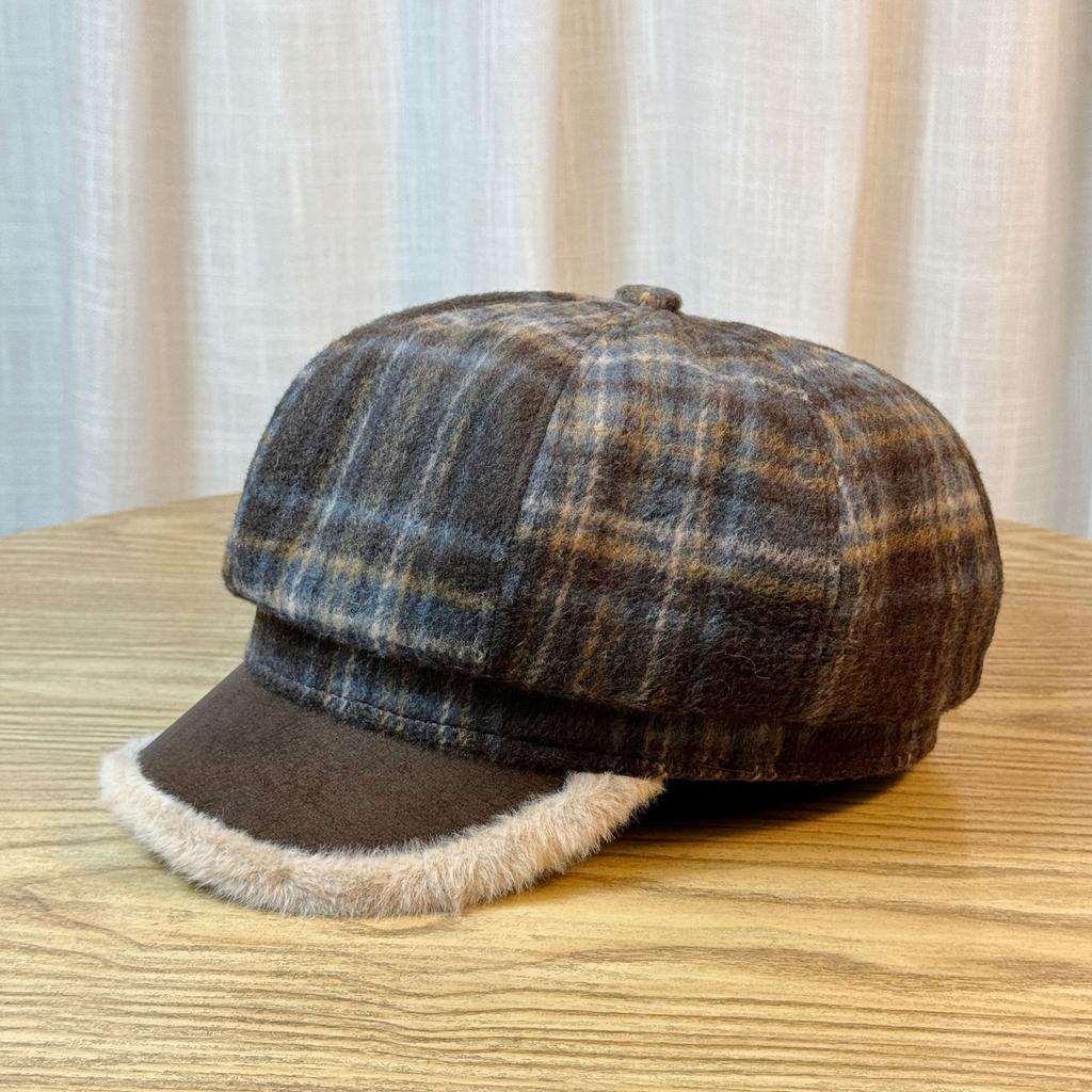 Retro Plaid Plush Star Anise Beret Female Autumn and Winter Warm Painter Hat
