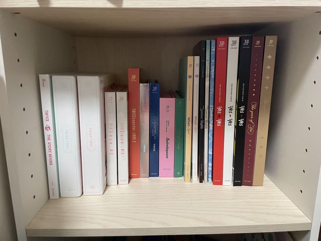 

[USED] TWICE album goods set