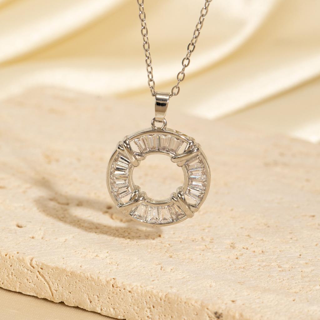 Ins-Stil Kupfer Zirkon Runder Anhänger Halskette Damen Minimalistisch Luxus Nicht-verblassender Schmuck
