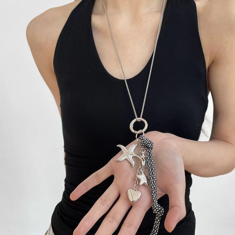 Starfish Love Charm Pendant Necklace for Women, High-end and Niche Women's Sweater Chain, Long Style, Neck Accessory