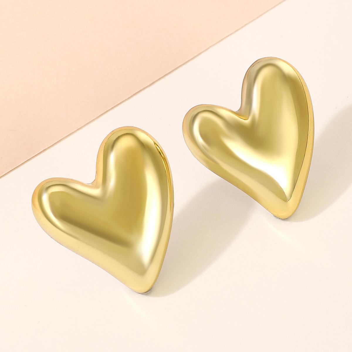 

European and American Trendy Heart-Shaped Resin Earrings - Stylish, Simple, Retro, and Hypoallergenic
