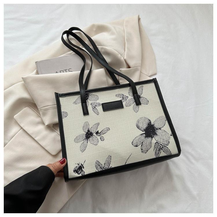 Stylish Simple Flower Pattern Square Bag Women's Casual Texture Shoulder Bag