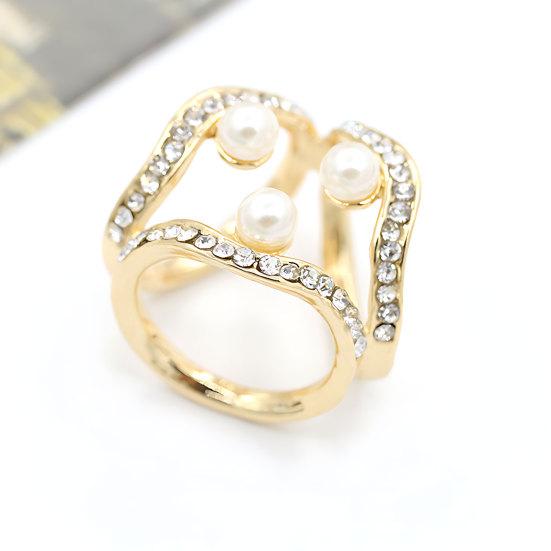 Scarf Button for Women, Double-Ring Faux Pearl Rhinestone Scarf Fastener for Silk Scarves Shawls Belt, Scarf Buckle Multi-Use Accessory