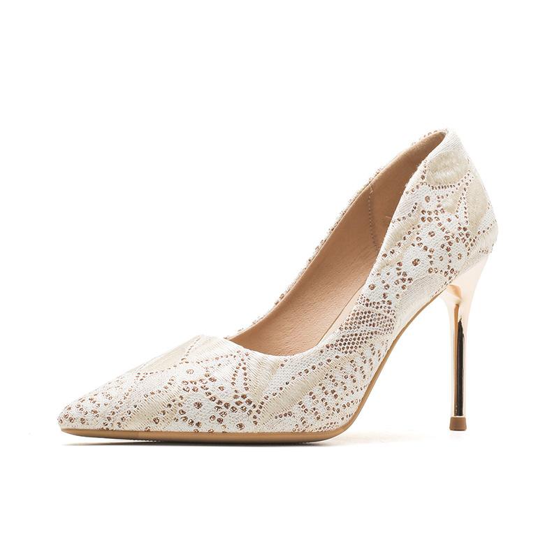 09-29 Small Embroidered Wedding Shoes Xiuhe Wedding Dress Two Wear Women's High-end Pointed Head Not Tired Feet French High Heels